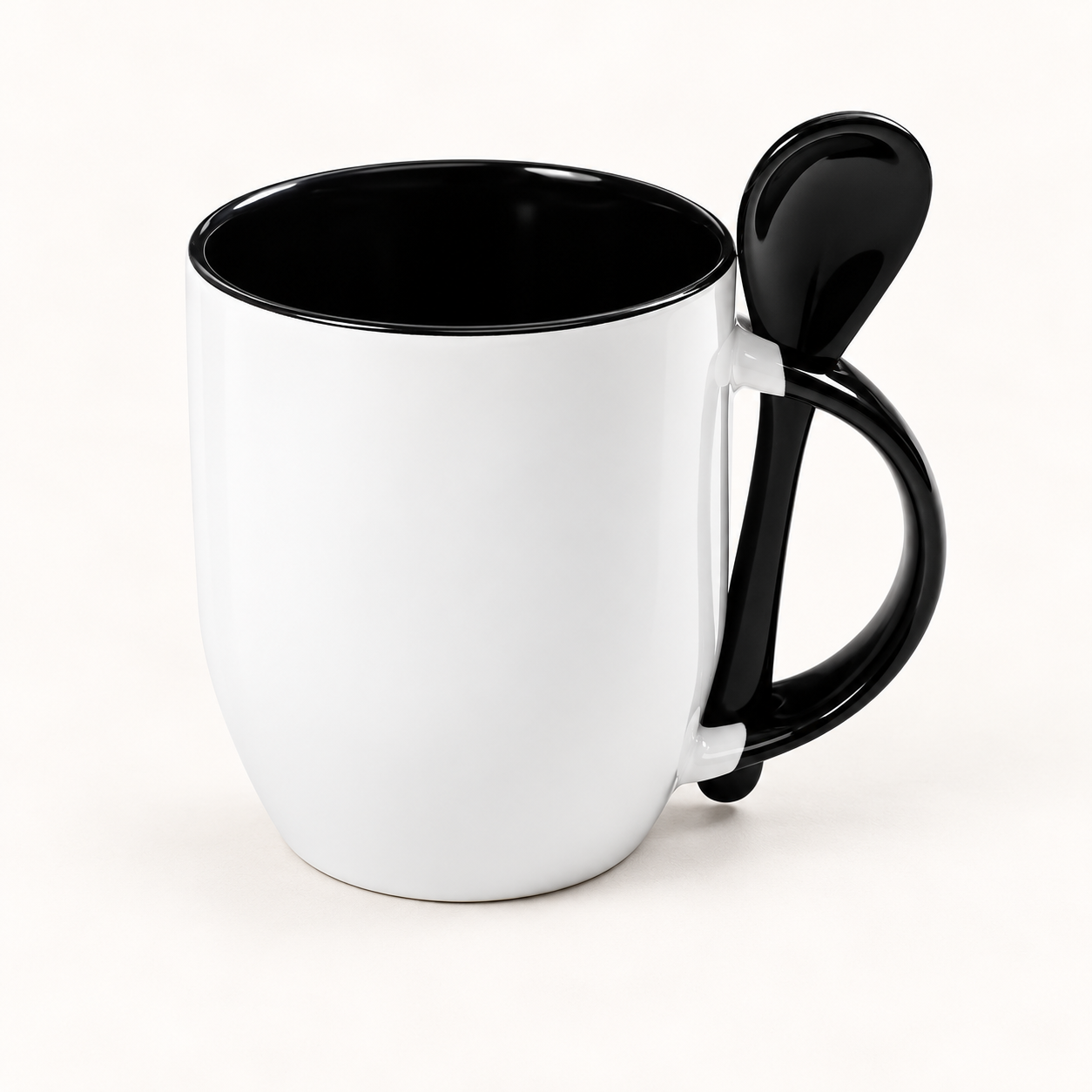 Šolja 11 oz s kašikom — Crna
